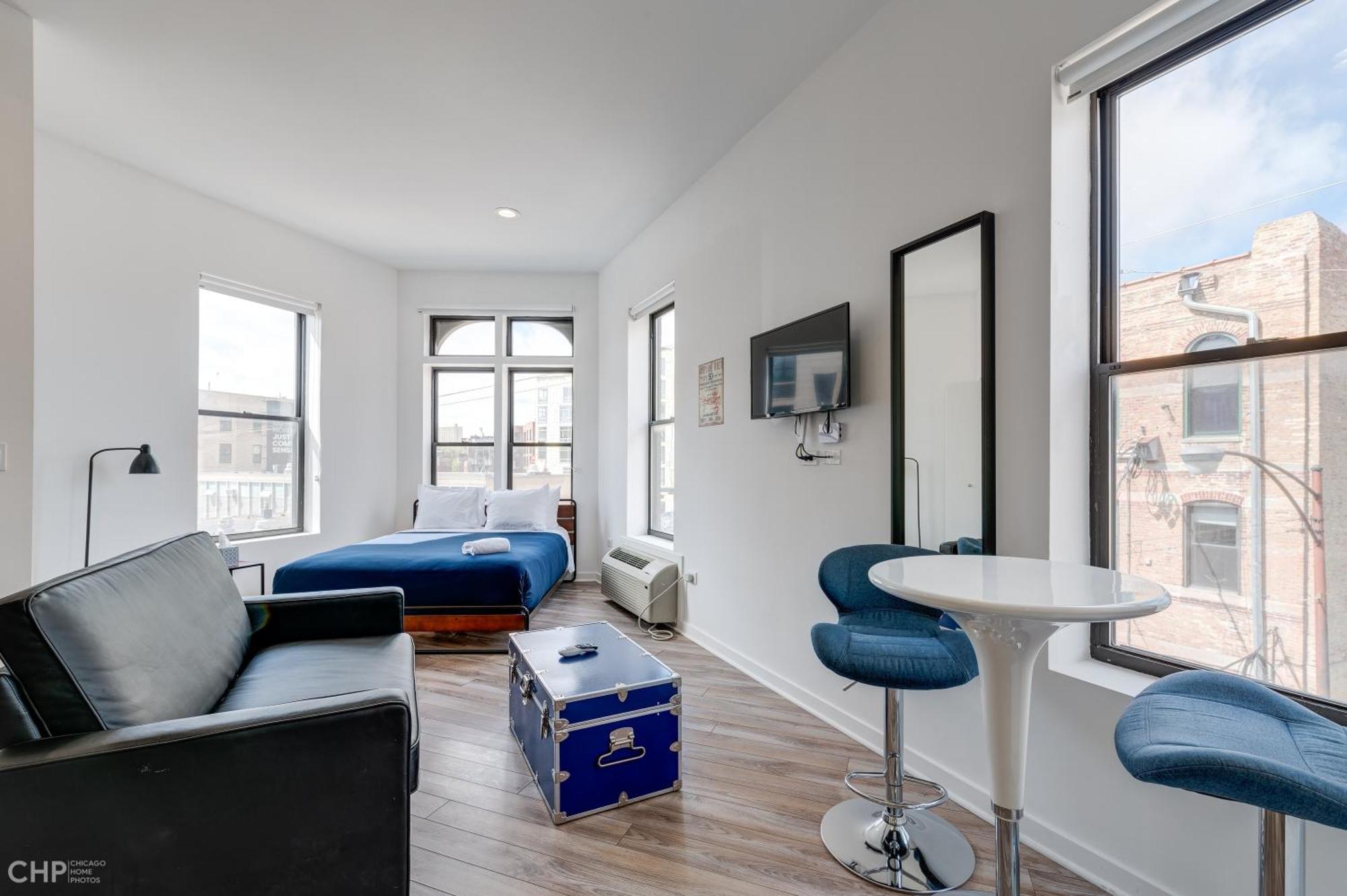 River West, Second Floor Chicago by 747 Lofts